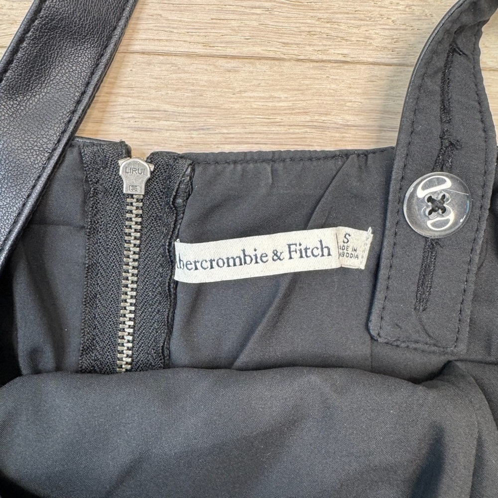 Abercrombie & Fitch 90s Faux Leather Pinafore Dress - Picture 4 of 6